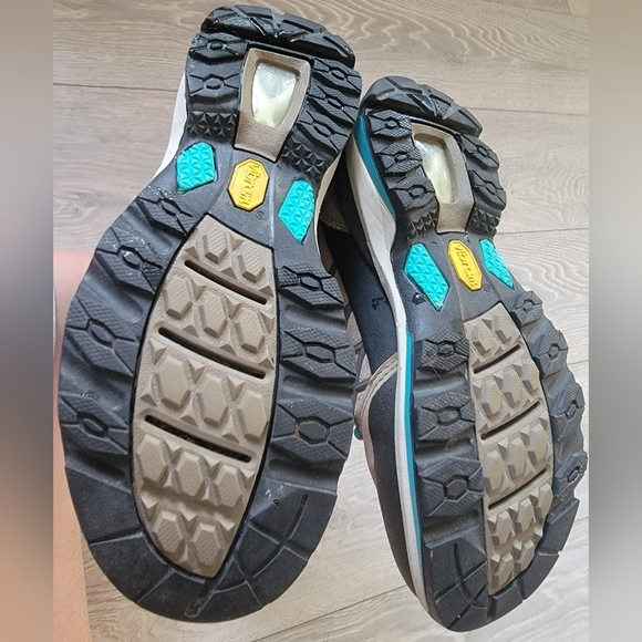 The North Face Gortex Vibram Hiking Boots - Picture 4 of 5